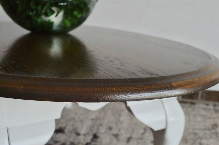 out dated coffee table turned farmhouse chic