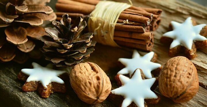 5 fabulously fragrant diy christmas scents for the holidays