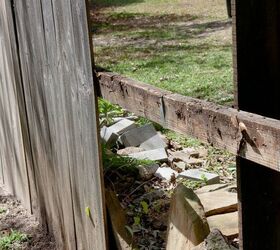 garden trellis diy, Trash behind rotten fence