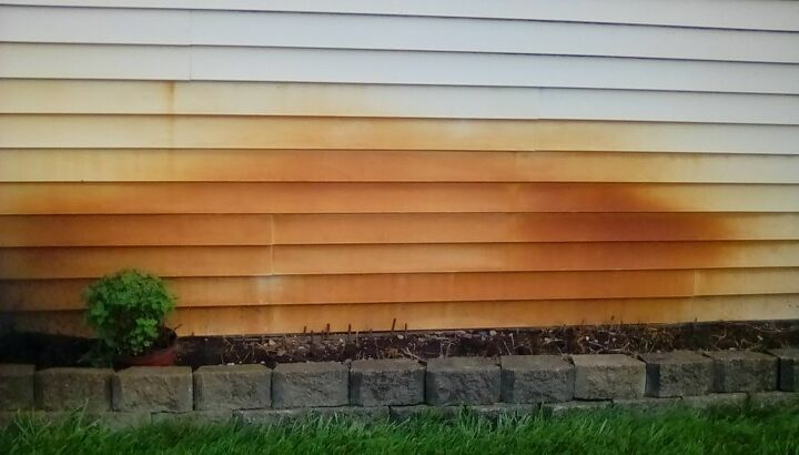 q how do i clean rust stains off vinyl siding