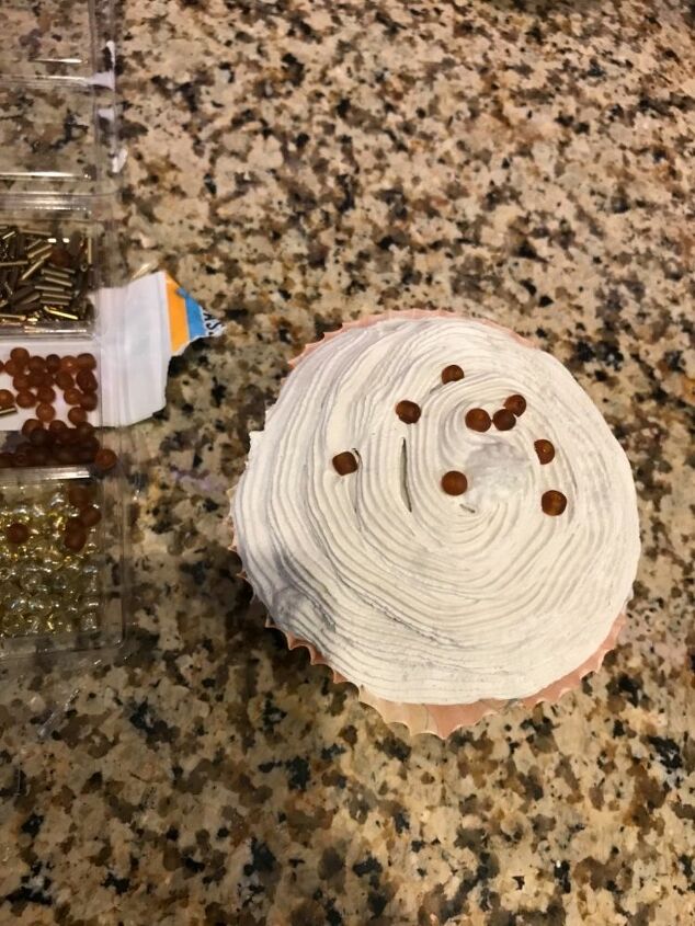 como fazer cupcakes falsos de halloween