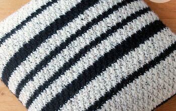  Almofada de crochê preto e branco