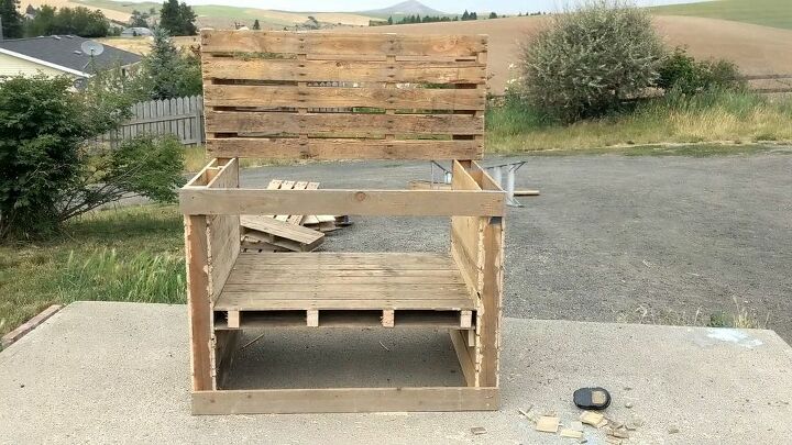 pallet potting bench