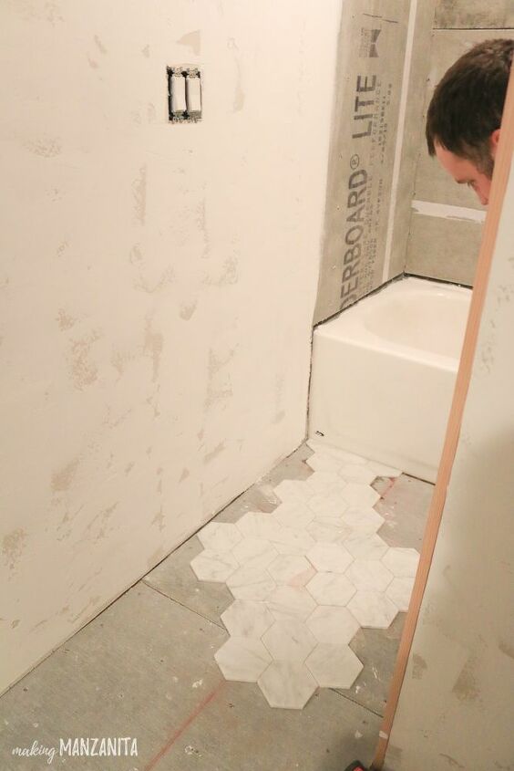 instalao de azulejos de banheiro