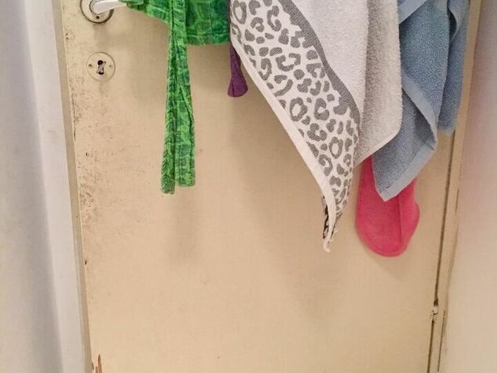 q how can i paint this bathroom door