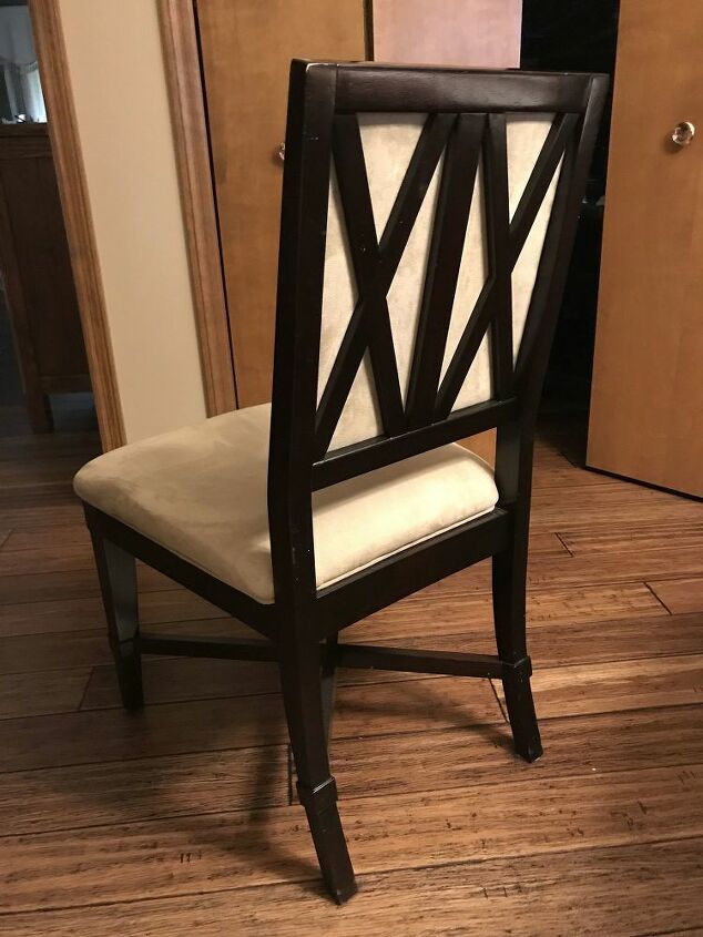 how can i remove the back cushion from this chair