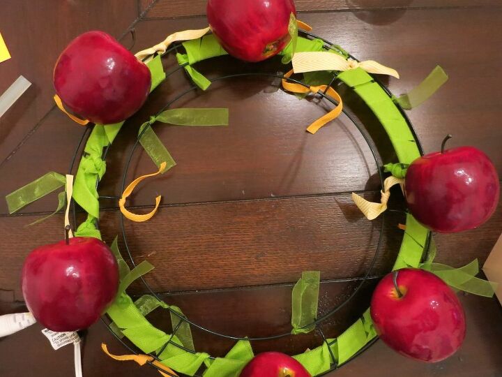 apple wreath diy for fall or back to school