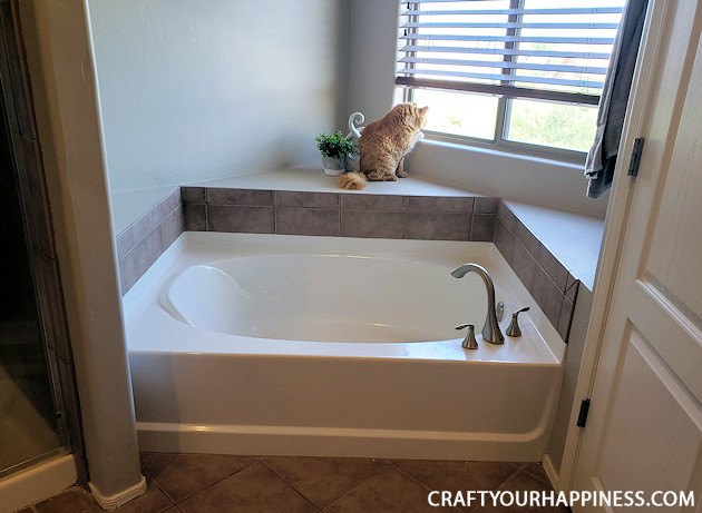 make a beautiful removable bathtub cover