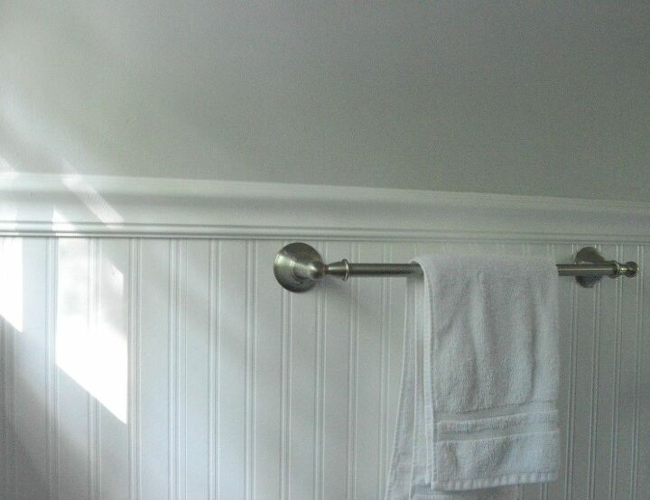 Refresh Your Bathroom Decor With Beadboard Wallpaper