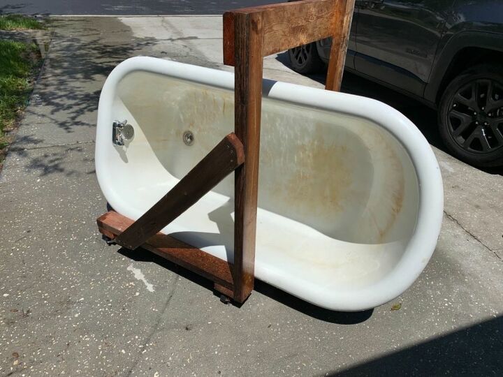 q how old is this tub
