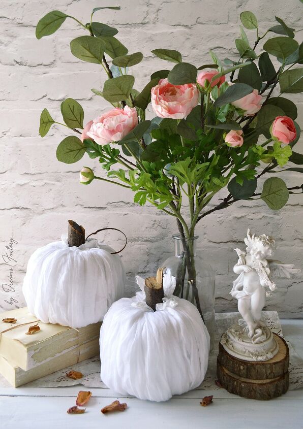25 gorgeous ways to let everyone know that it s finally september, No sew fabric pumpkins ready in just 5 minutes