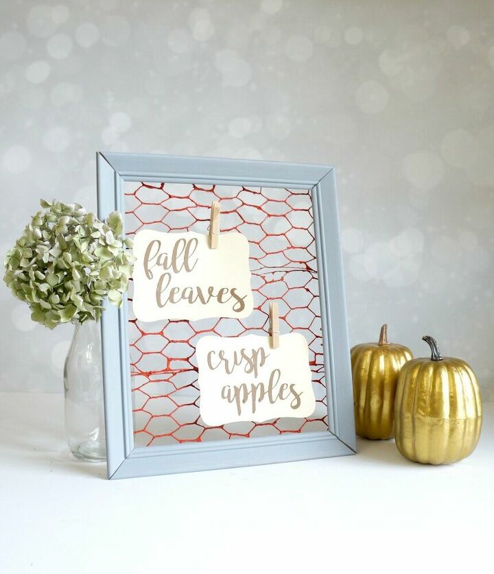 25 gorgeous ways to let everyone know that it s finally september, Faux chicken wire frame for fall