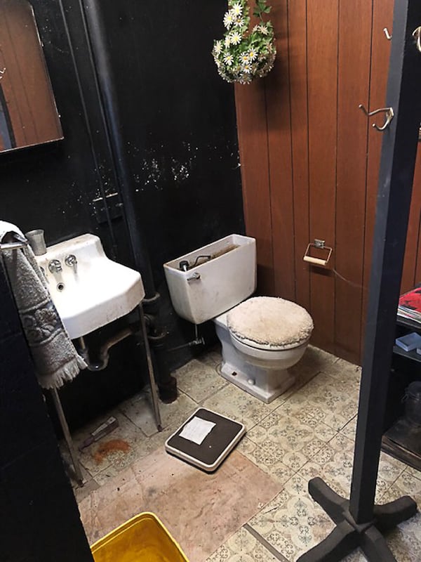 11 banheiros que foram impressionantemente transformados, Banheiro do por o da Dungeon Makeover por US 216