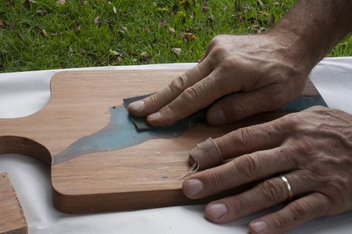 tabla de embutidos de madera y resina
