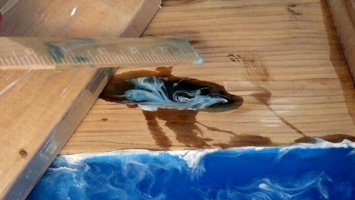 como fazer arte das ondas do mar usando resina e madeira