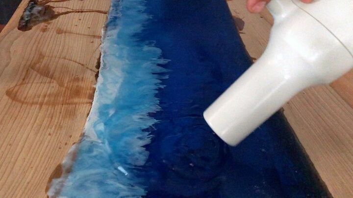 como fazer arte das ondas do mar usando resina e madeira
