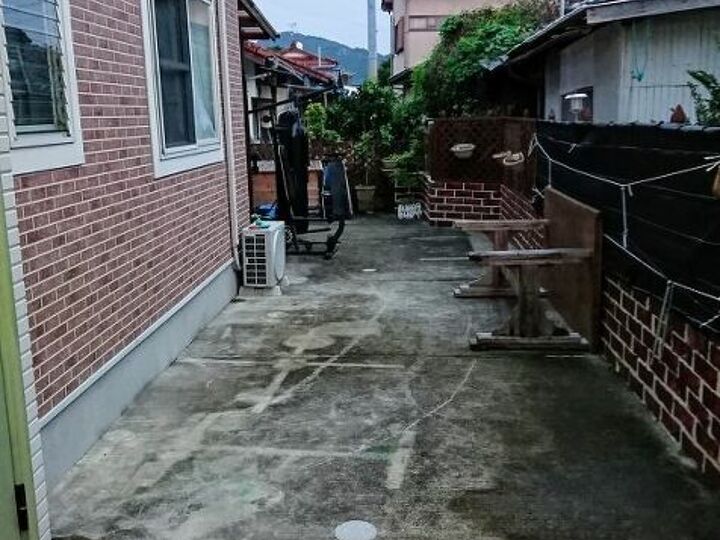 q how can i make this outdoor space more comfortable