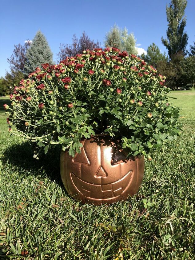 5 plastic pumpkin bucket makeovers