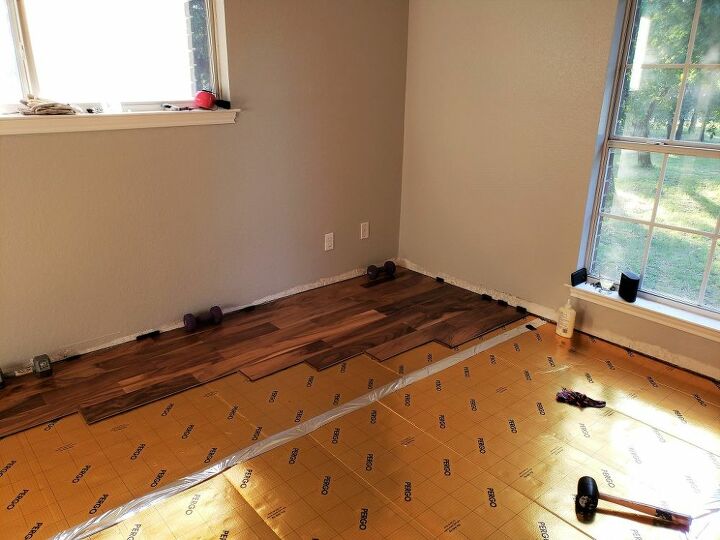 troque seu tapete por um piso de madeira