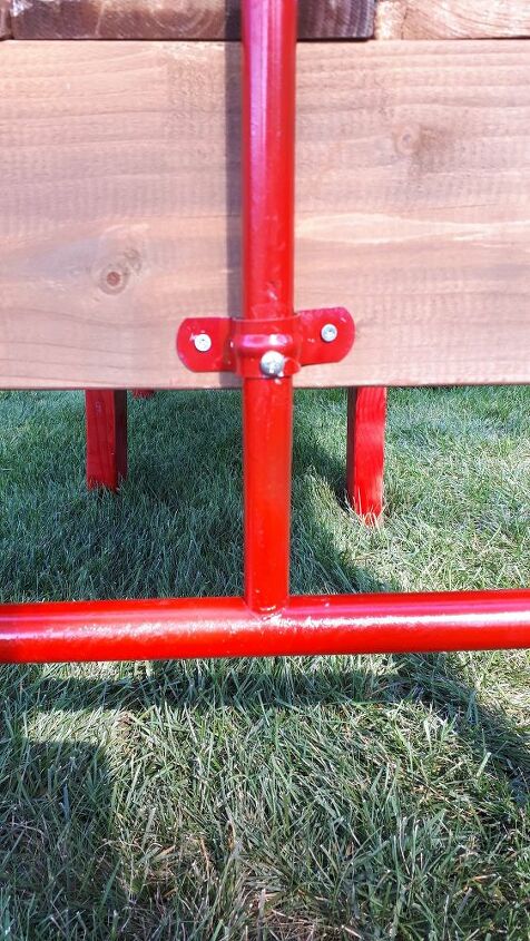how to make a bench from an old metal bed