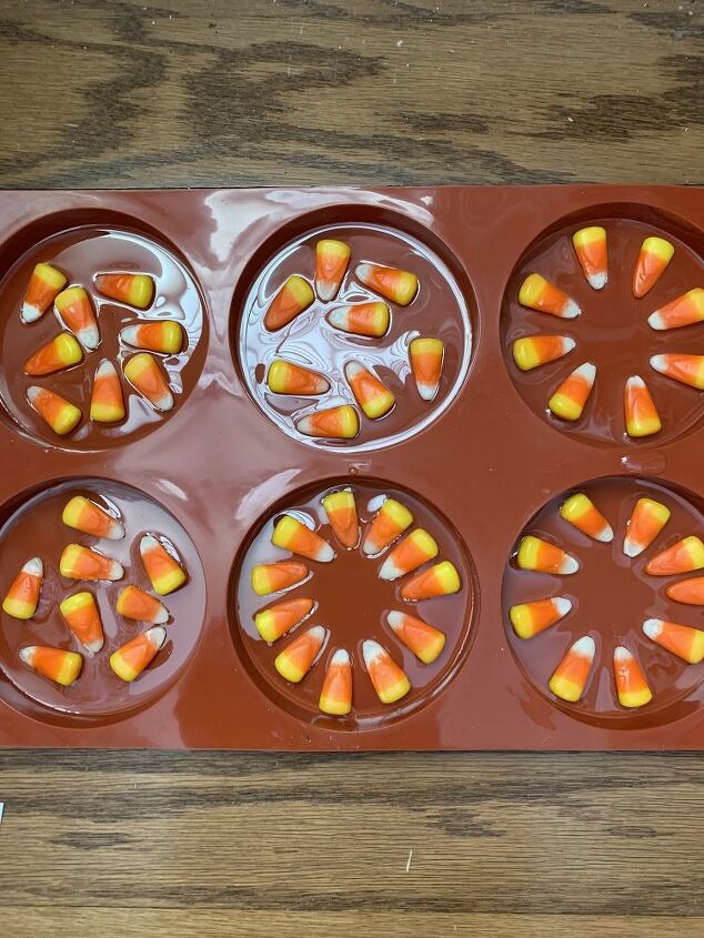 how to make candy corn coasters, Candy corn in place