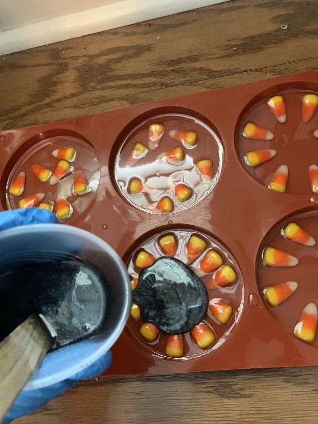 how to make candy corn coasters, Pouring the final coat