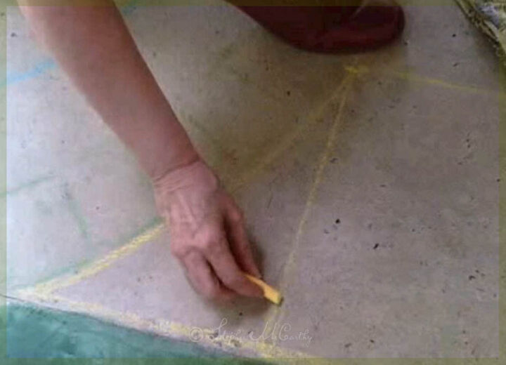 pinte um piso de concreto com telha de mrmore falso