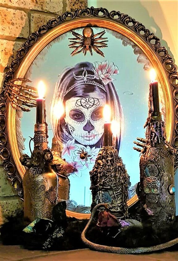 s 17 spooky halloween decor ideas that will scare your guests, Creepy Halloween mirror