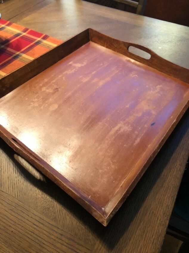 q where can you place use large wooden trays