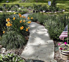 20 inspirational ideas for creating a beautiful outdoor walkway, 8 Flower Filled Outdoor Walkway Ideas