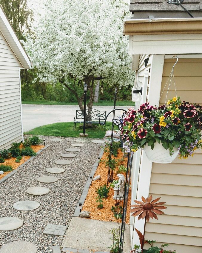 20 inspirational ideas for creating a beautiful outdoor walkway, 5 Simple DIY Ideas A Mud Free Outdoor Walkway