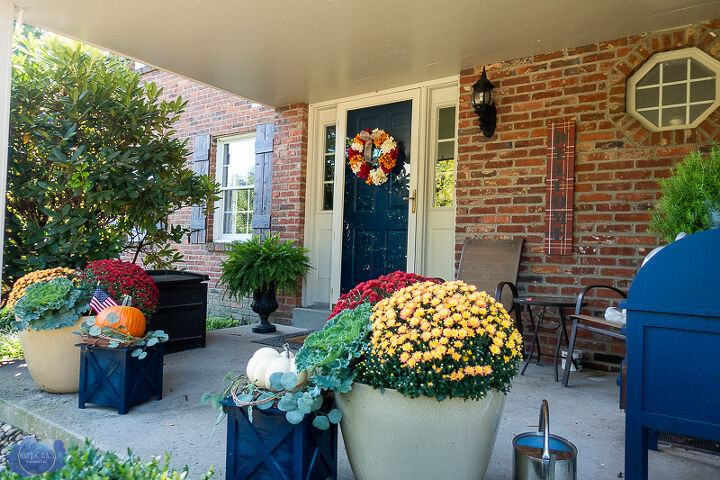 simple front porch decor ideas for fall, Same pots I had used this past summer