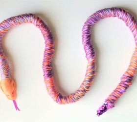 easy halloween yarn snake