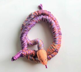 easy halloween yarn snake