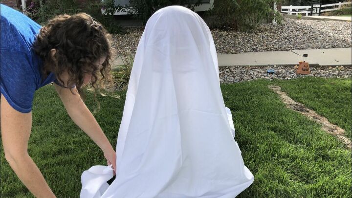 easy halloween yard decor