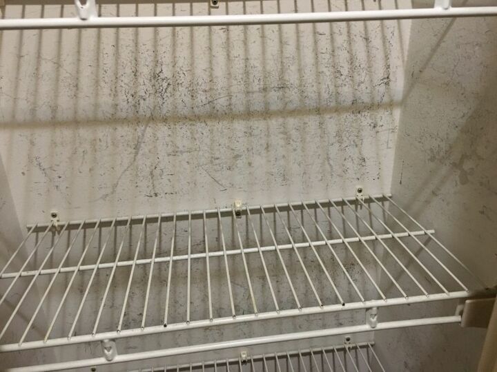 q how to clean rubber coated wire closet shelevs