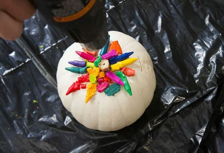 how to make a diy crayon drip pumpkin