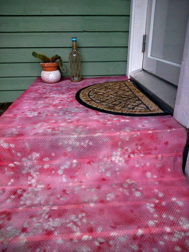 13 ideas creativas para alfombras de exterior que no te harn perder dinero, 10 Divi rtete con la pintura en aerosol para darle vida a tu puerta