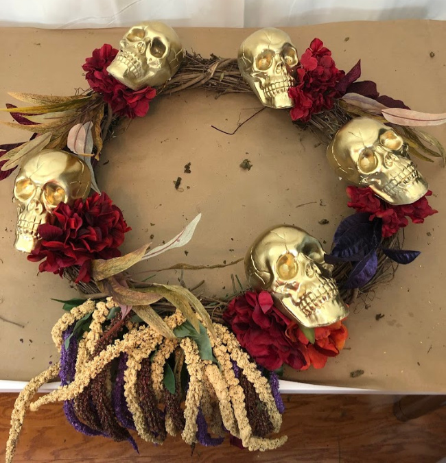 how to make an elegant halloween wreath