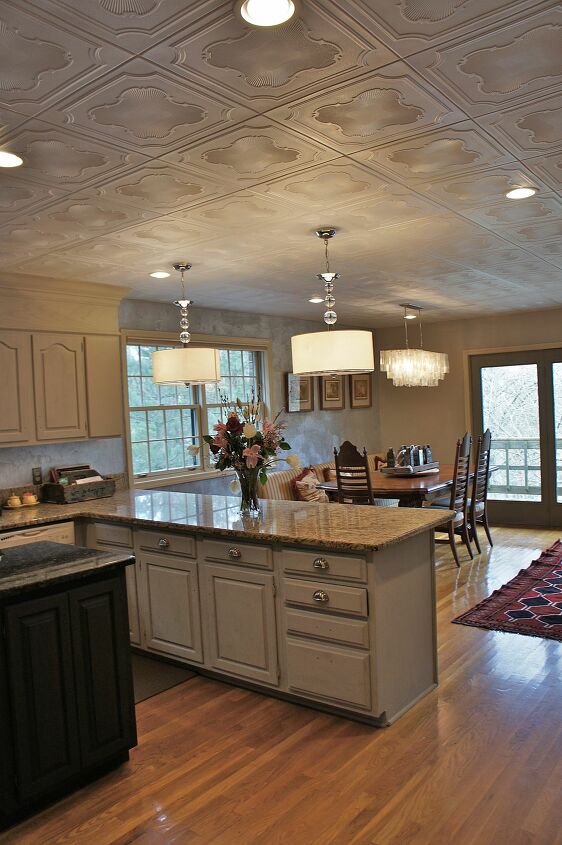 17 formas innovadoras de iluminar tu casa con los azulejos del techo, 11 Azulejos de techo pegados para su cocina