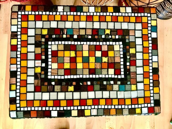 how to transform an old coffee table with mosaic, Table top in mosaic