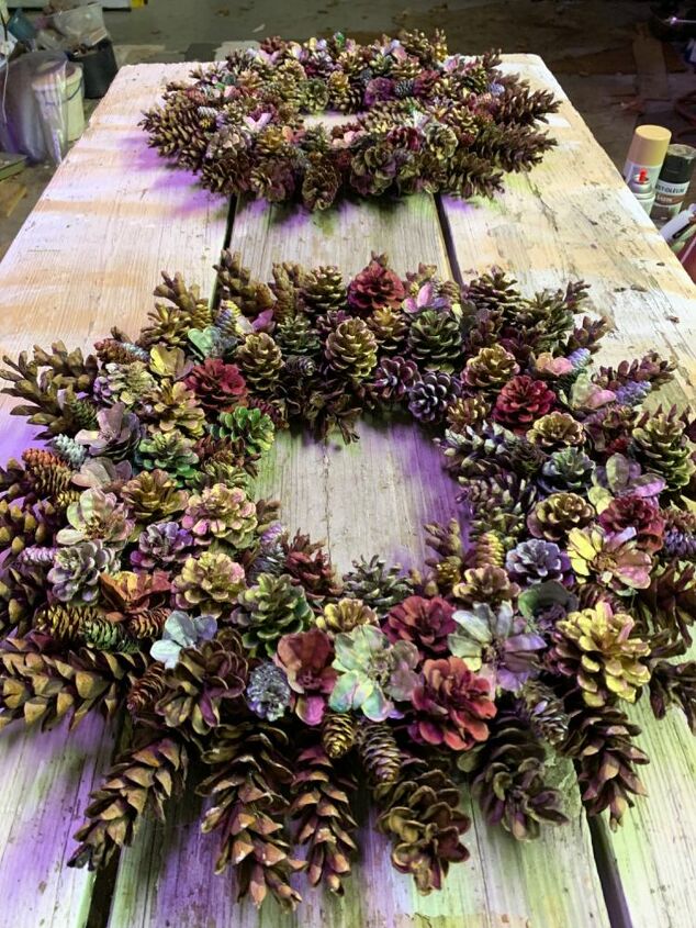 q who makes pinecone wreaths