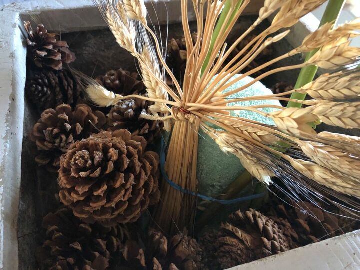 reciclaje de artculos para la jardinera de follaje de otoo, Tallos de trigo