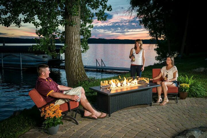 19 outdoor fireplace projects to warm your evenings, 15 Raise a Glass by a Bar Fire Pit