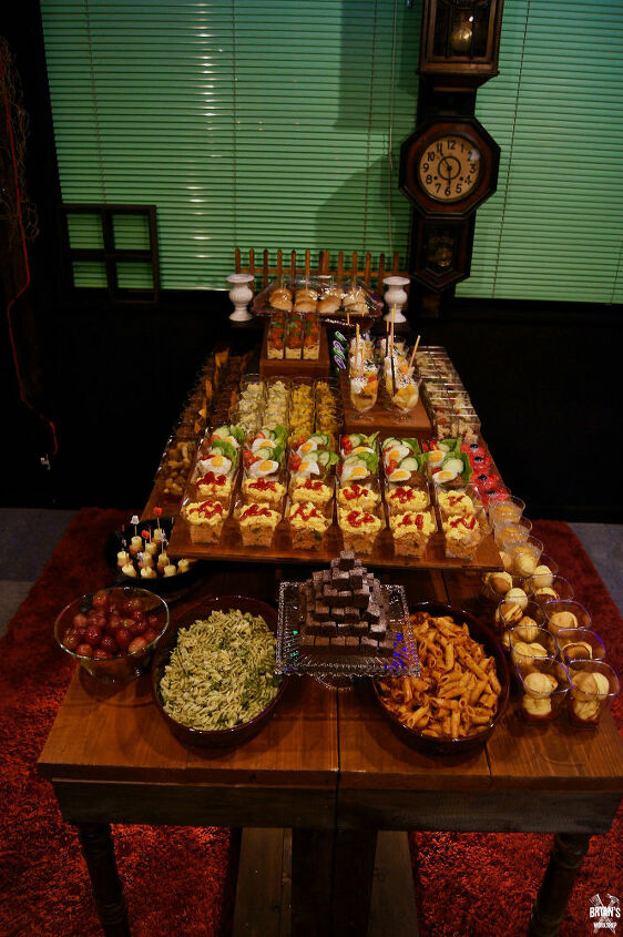 How to Create a Rustic Food Display DIY | Hometalk