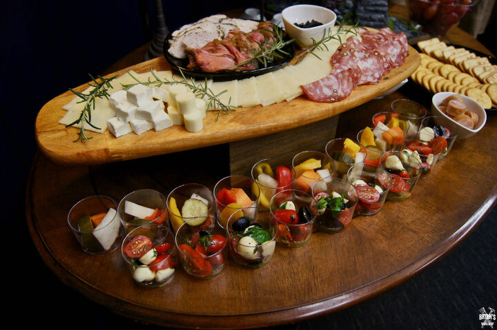 How to Create a Rustic Food Display DIY | Hometalk