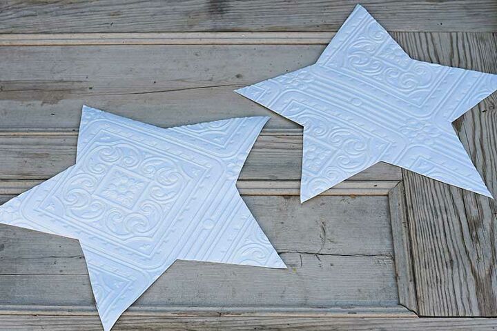 estrellas de papel gigantes recicladas