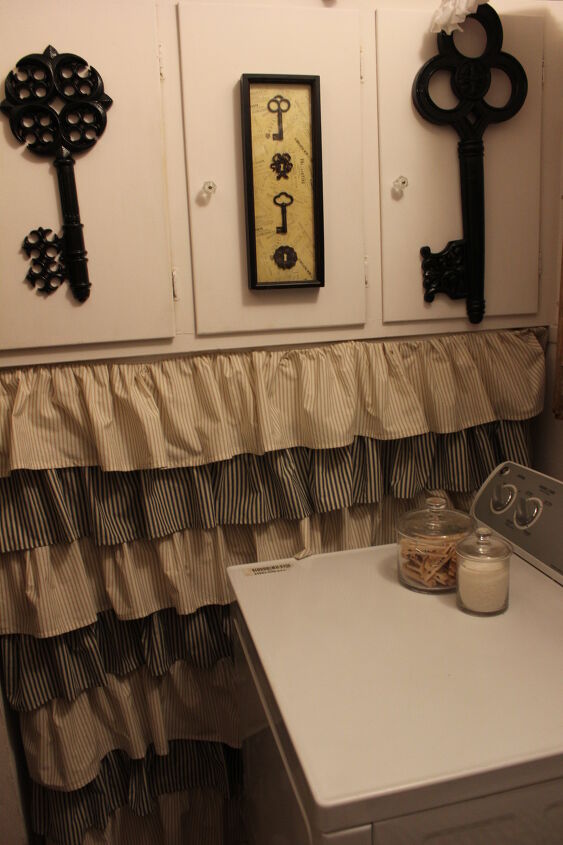 18 maneras de revivir tu bao con nuevas y elegantes cortinas de ducha, 17 Utiliza una cortina de ducha en otro lugar