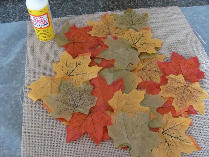 haz una blonda decorativa de hojas para el otono