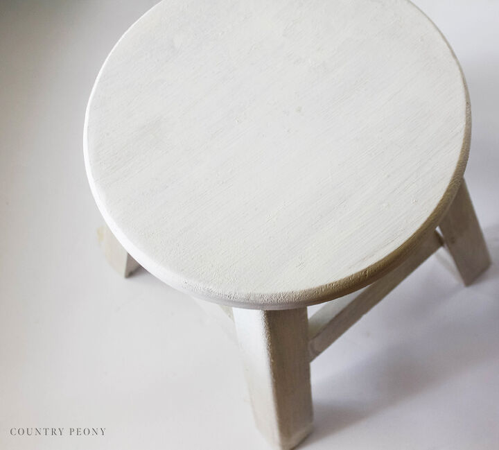 diy upcycled stool with chalk style paint